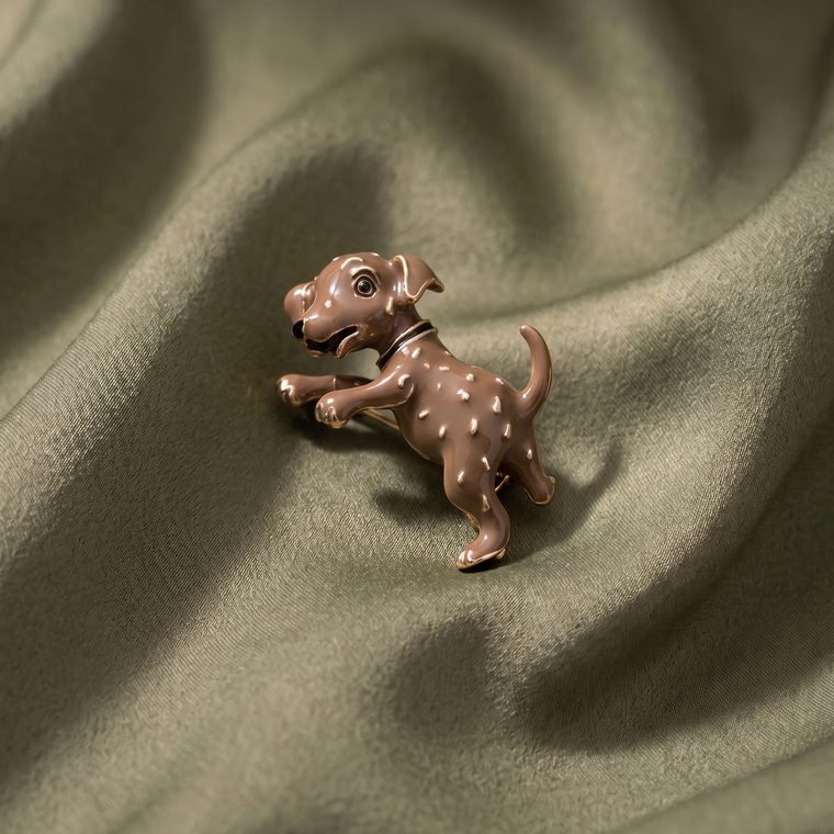 Chiot Brooch — enamelled taupe puppy brooch with gold accents