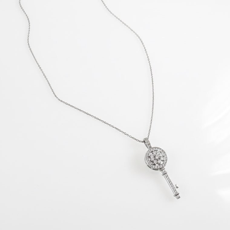 Clé Pavé Key — angled view