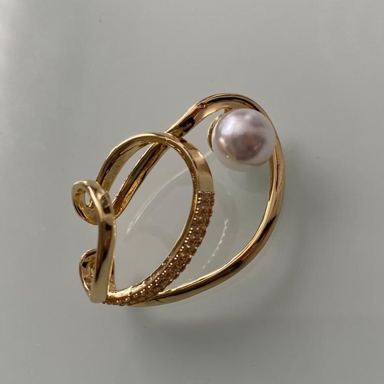 Perle Ear Cuff — gold plated ear cuff with pearl and pavé detail