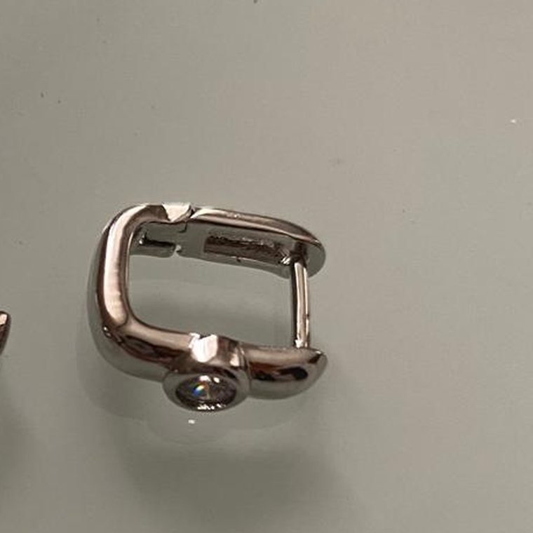 Solitaire Helix Single — silver-tone single cartilage huggie with bezel crystal